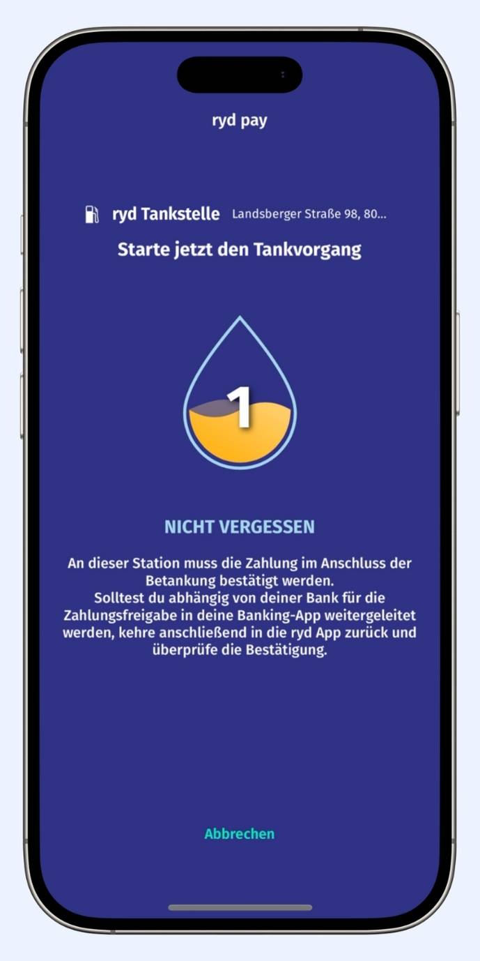 Ein Smartphone zeigt in der ryd App den Wartebildschirm während des Tankvorgangs.